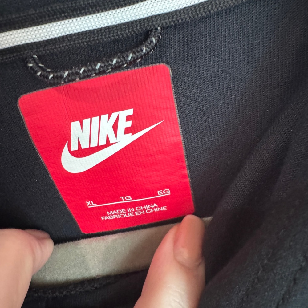 Nike Sportwear Tech Fleece Black Hoodie Pullover Sweatshirt Kids XL - Picture 5 of 7